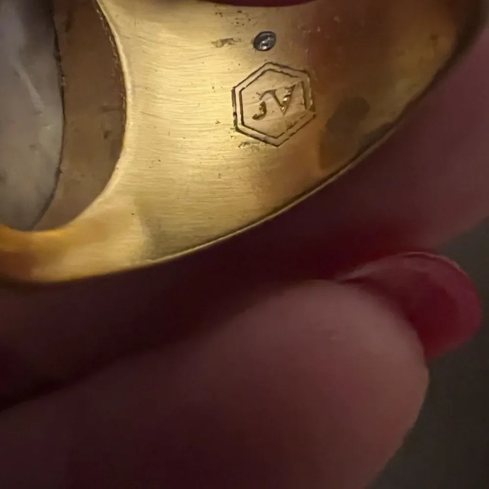 Julie vos Elegant Gold and Purple Ring